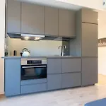 דירה Lakefront Retreat לקו