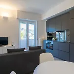 Lakefront Retreat דירה *