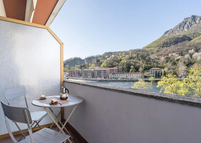 Apartament Lakefront Retreat Lecco