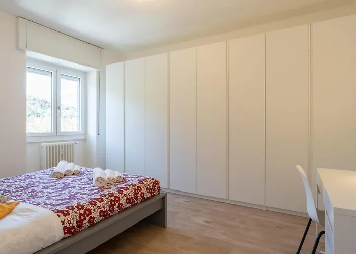 Lakefront Retreat Apartament